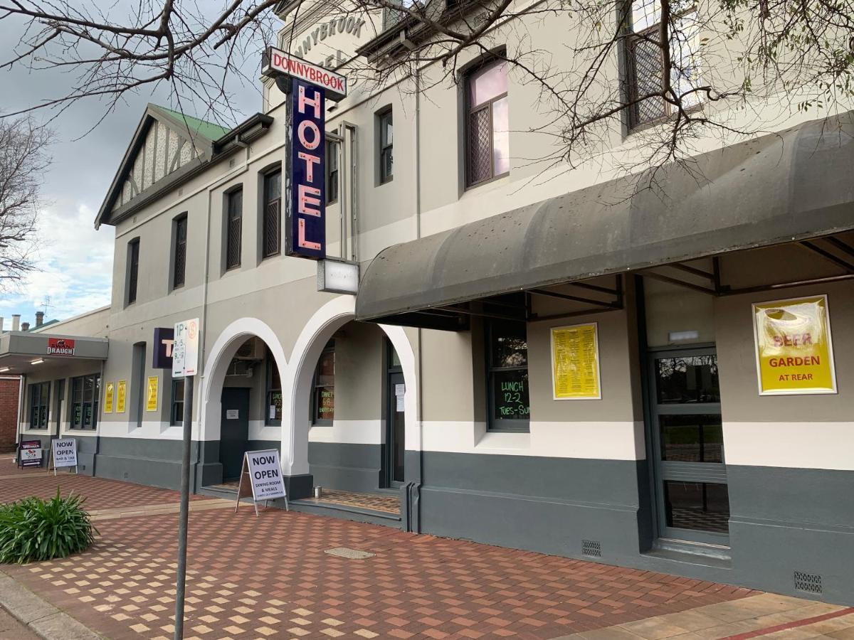 Donnybrook Hotel Wa Exterior foto